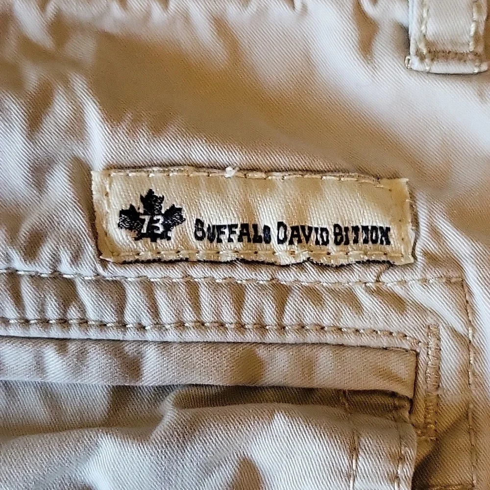 Men's Buffalo David Bitton Shorts, Size 34W - Picture 2 of 10